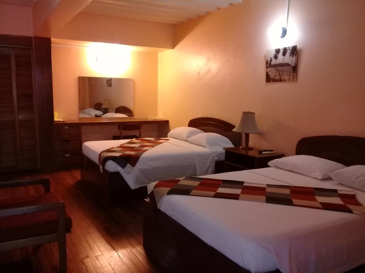 Monique'S Guest House Maraval Экстерьер фото