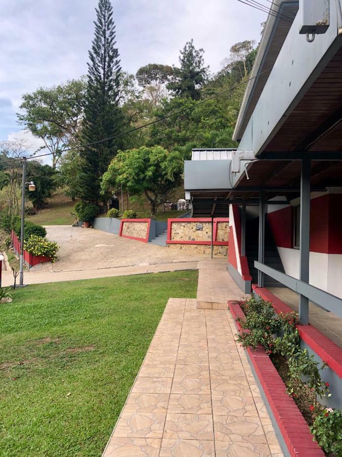 Monique'S Guest House Maraval Экстерьер фото