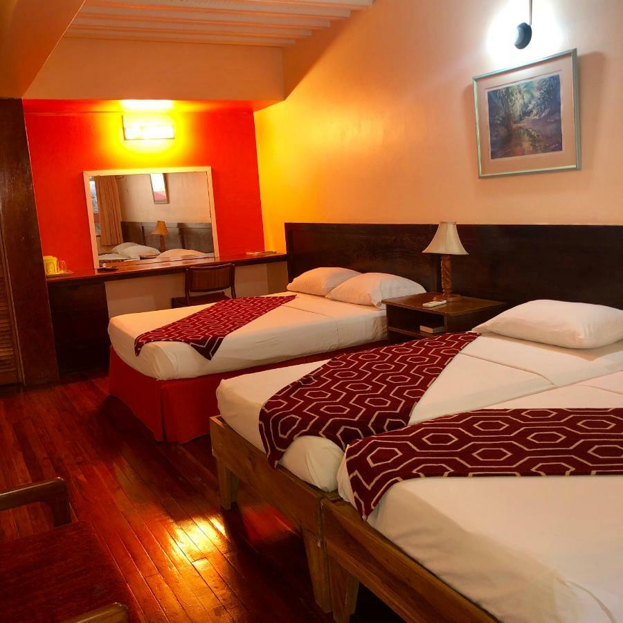 Monique'S Guest House Maraval Экстерьер фото